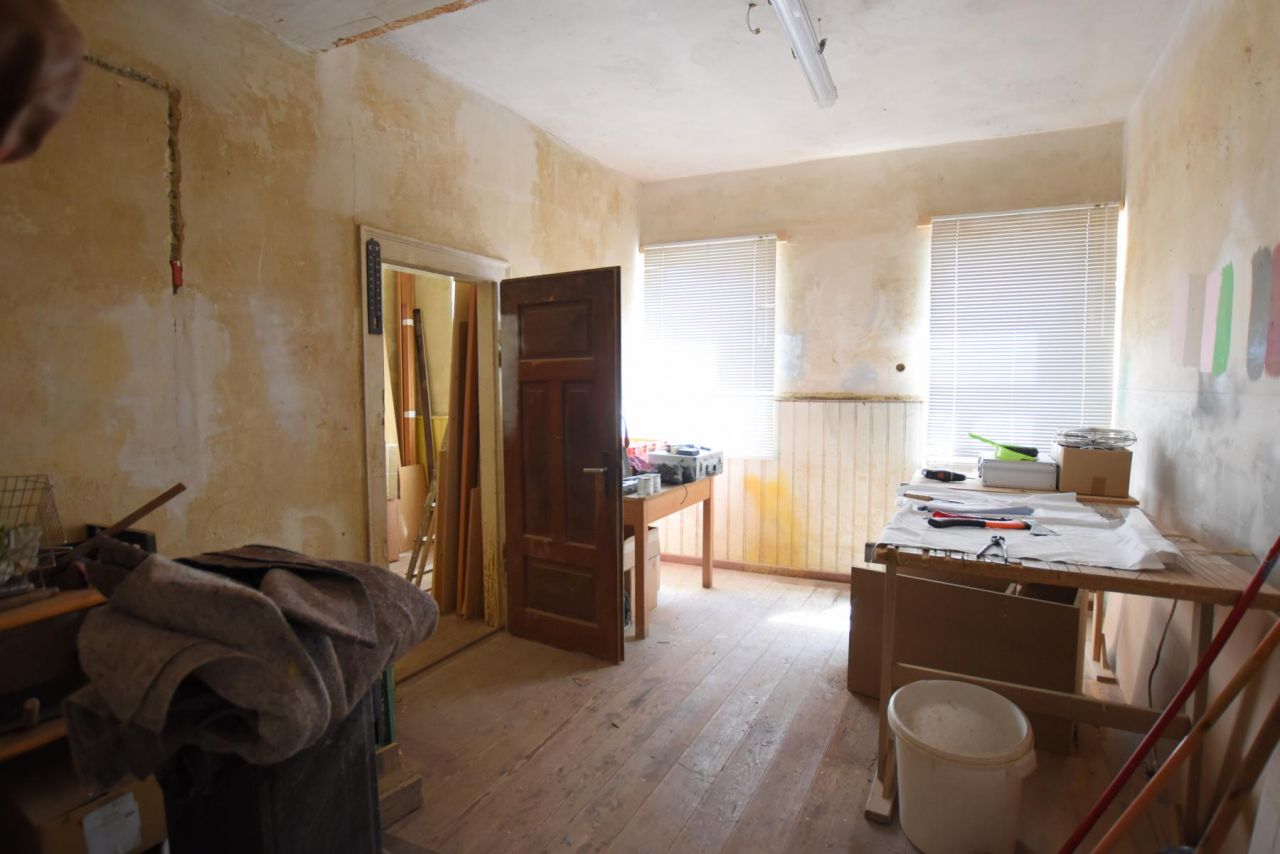 VERKAUFT - Mehrfamilien-Stadthaus mit Ausbaupotential!