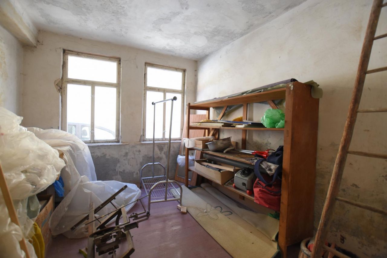 VERKAUFT - Mehrfamilien-Stadthaus mit Ausbaupotential!