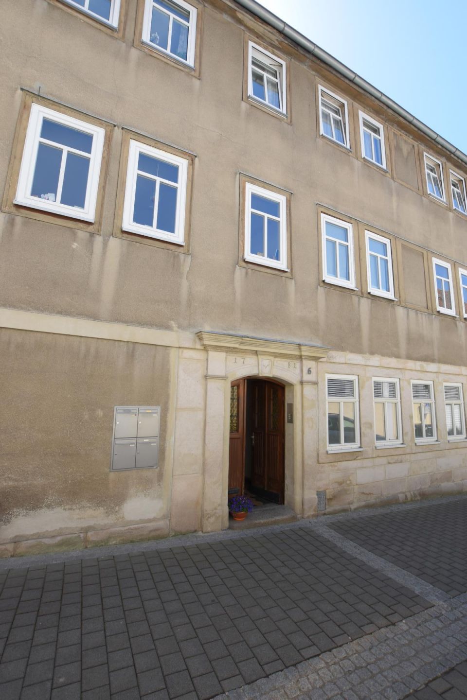 VERKAUFT - Mehrfamilien-Stadthaus mit Ausbaupotential!