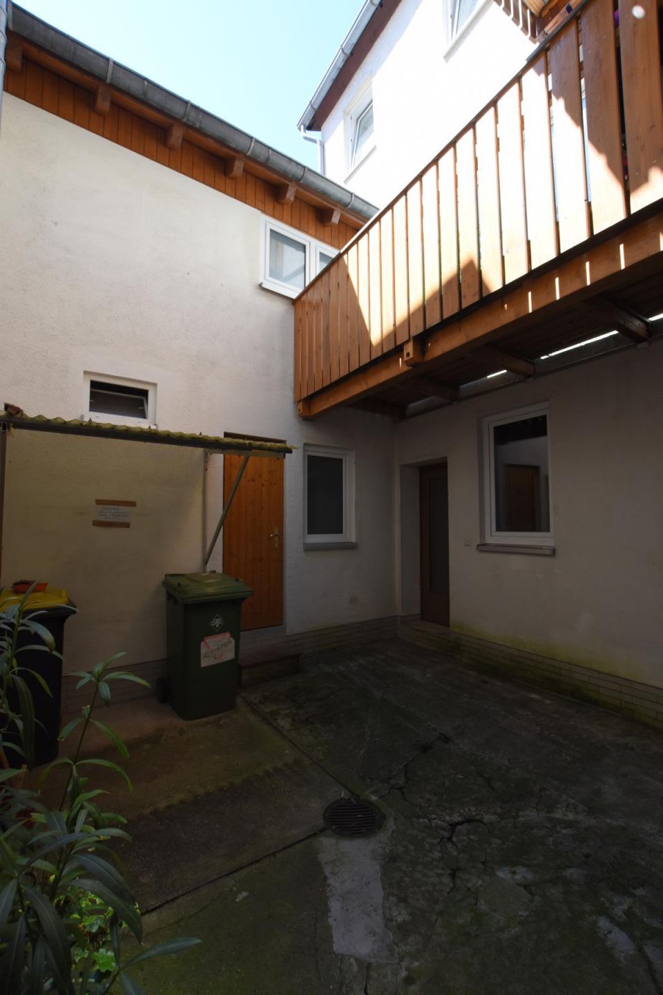 VERKAUFT - Mehrfamilien-Stadthaus mit Ausbaupotential!