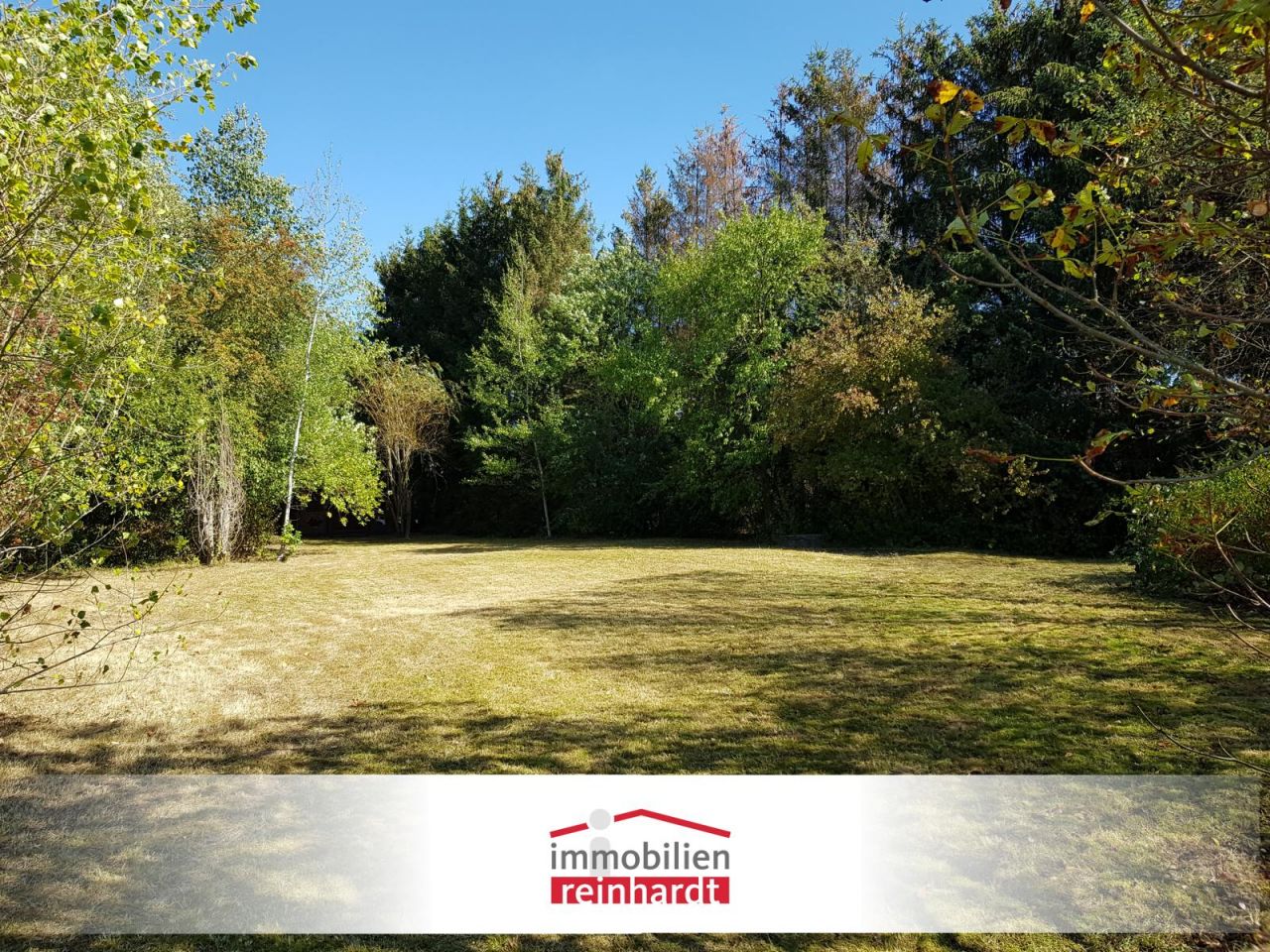 VERKAUFT - Ansprechende Baulücke mit großem Garten und Waldbestand!