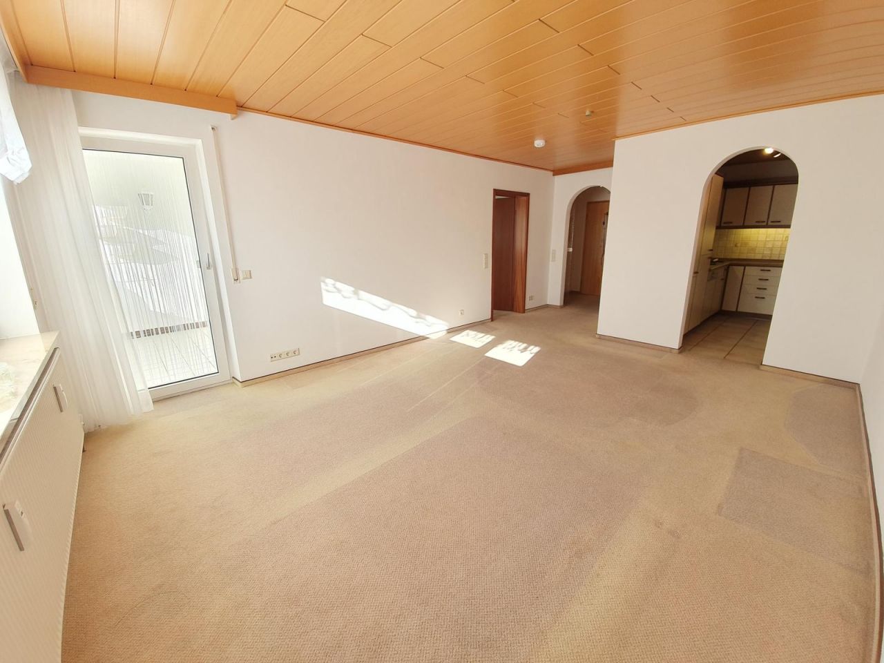 VERKAUFT - Sofort bezugsfrei - Gemütliche Wohnung mit Garage & Loggia in Unterlauter!