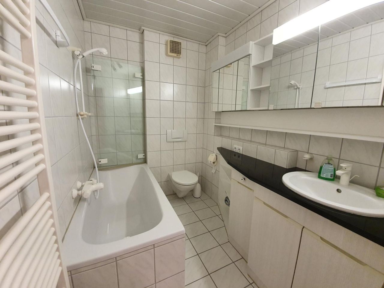 VERKAUFT - Sofort bezugsfrei - Gemütliche Wohnung mit Garage & Loggia in Unterlauter!