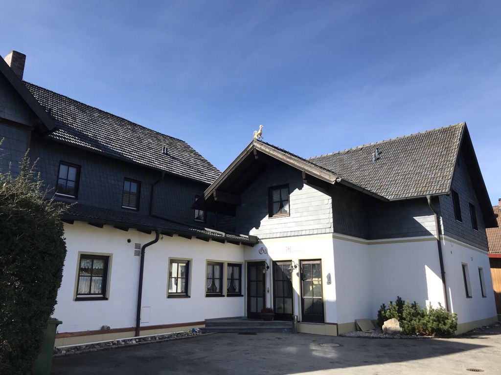 VERKAUFT - Profitable & gepflegte Pension inkl. 2 sep. Wohneinheiten & Gaststube!