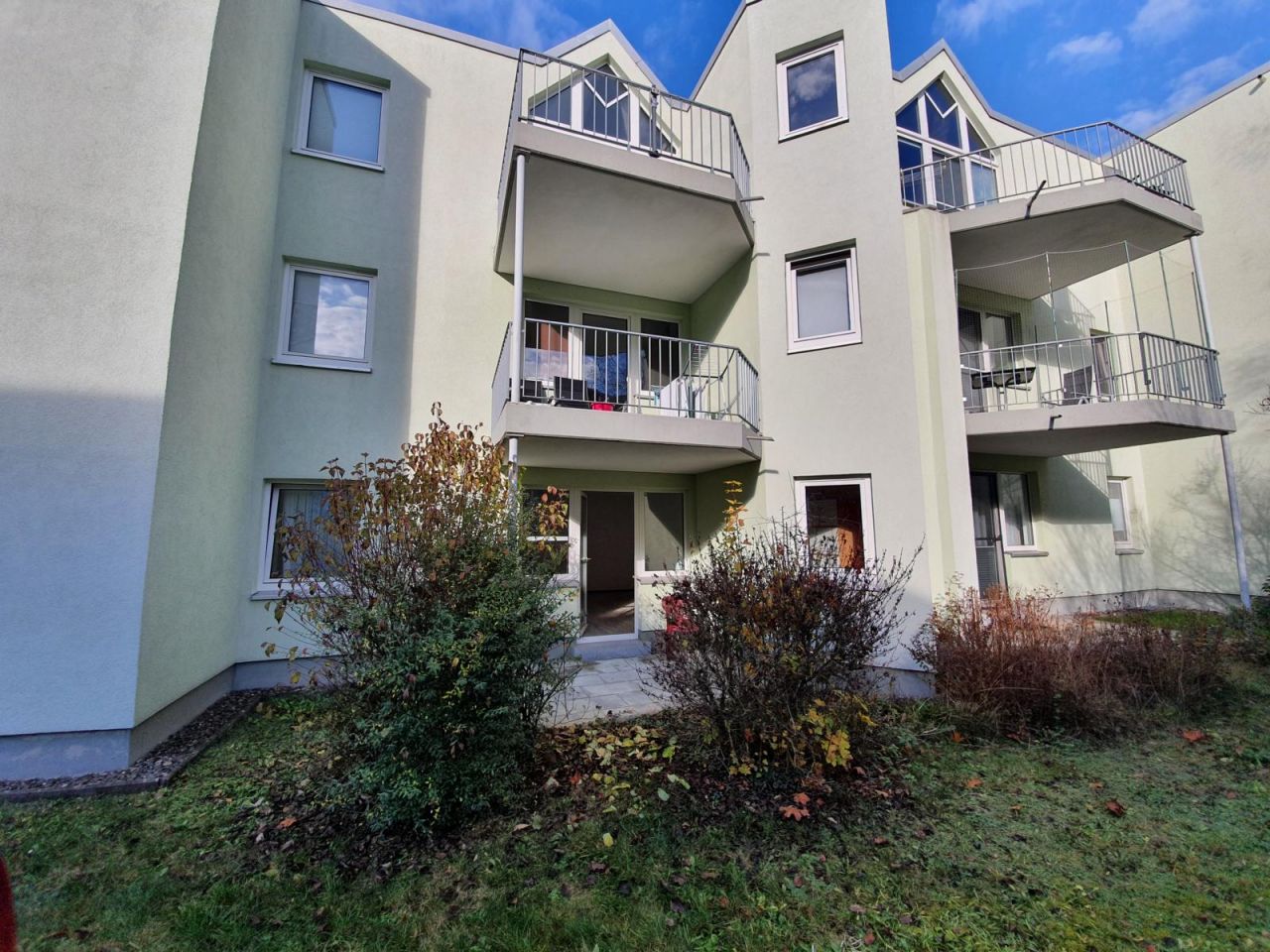 VERKAUFT - Für jung und alt - tolle EG-Wohnung mit Terrasse in Cortendorf!