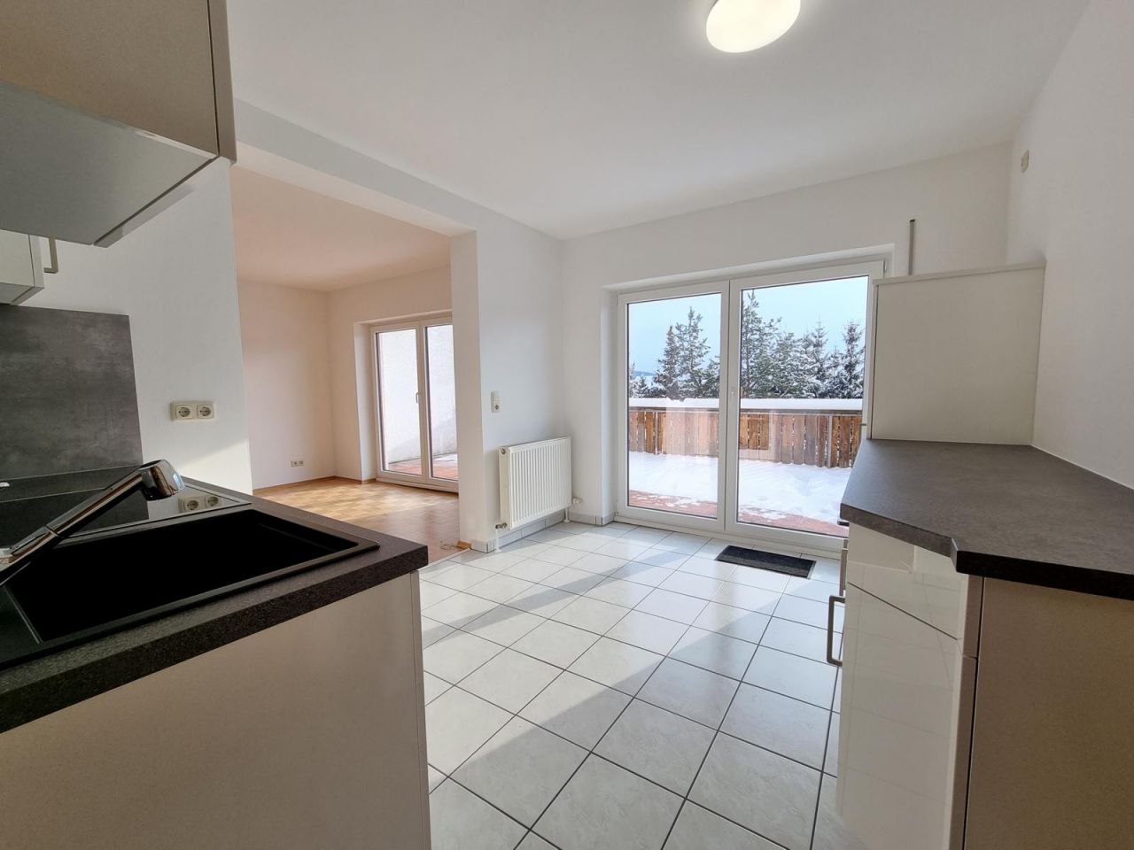 VERKAUFT - Traumhafte Wohnung mit eigenem Garten und toller Terrasse - Bestlage am Mahnberg!