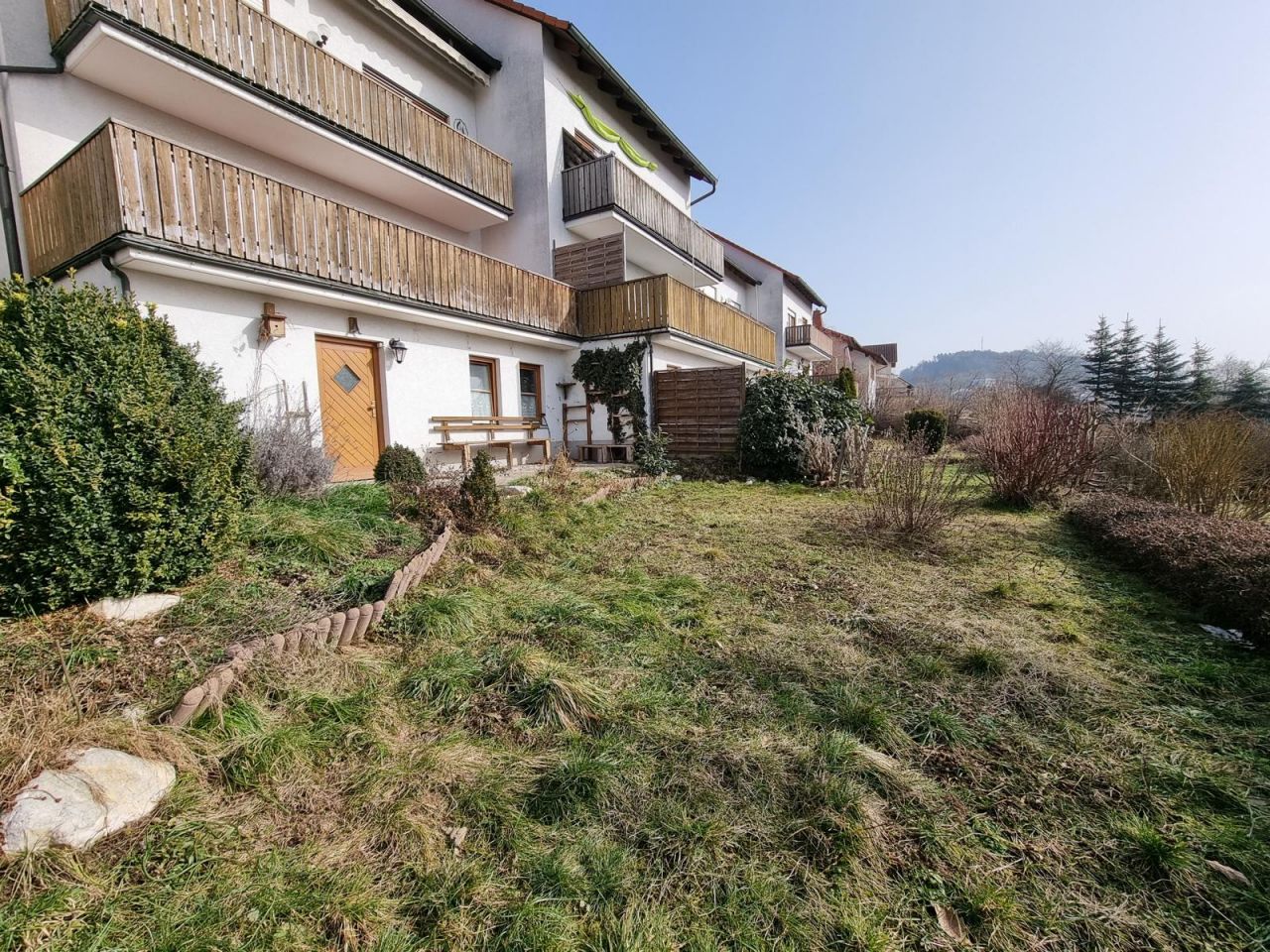 VERKAUFT - Traumhafte Wohnung mit eigenem Garten und toller Terrasse - Bestlage am Mahnberg!