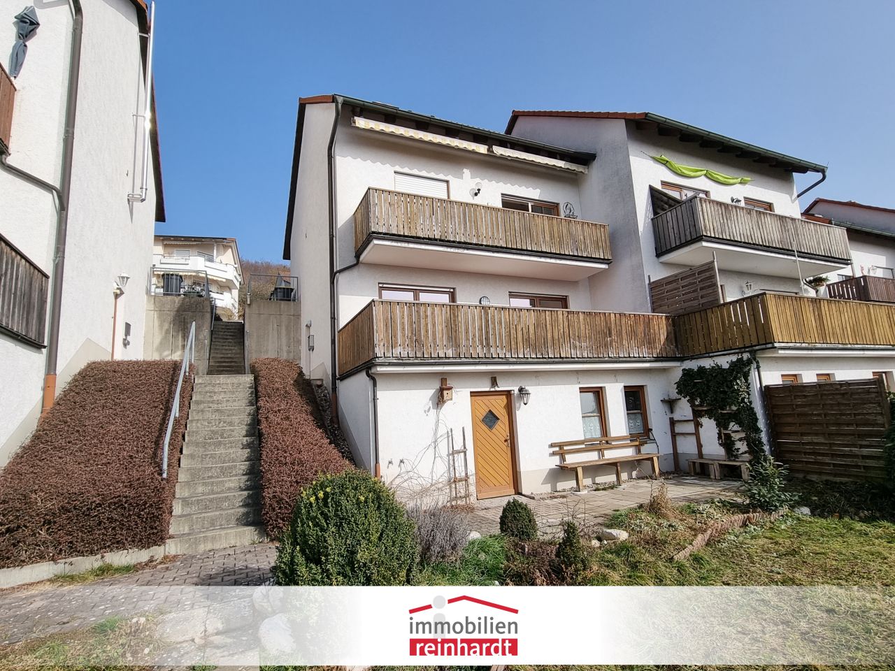 VERKAUFT - Traumhafte Wohnung mit eigenem Garten und toller Terrasse - Bestlage am Mahnberg!