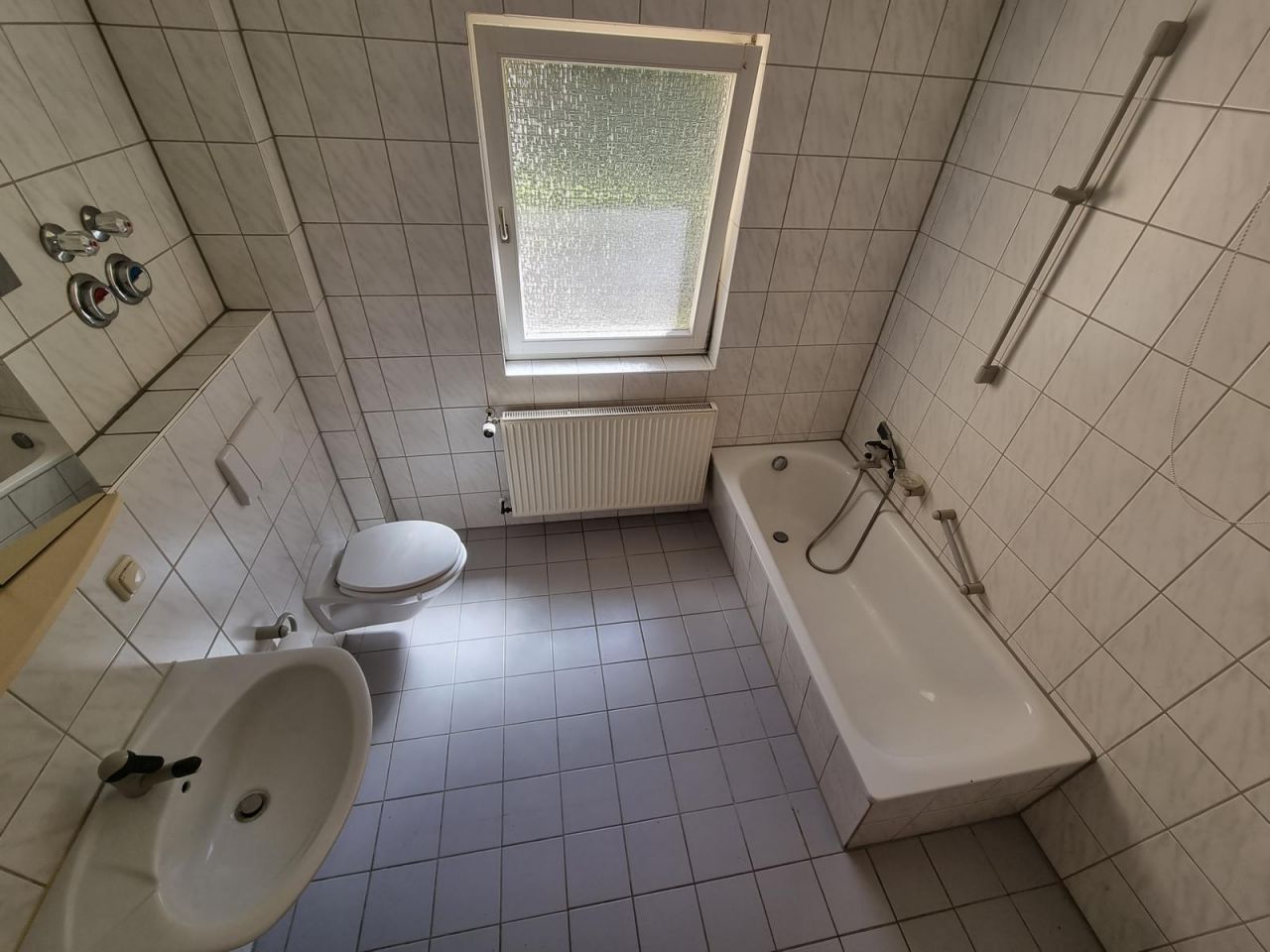 VERKAUFT - Mehrfamilienwohnhaus mit besonderem Flair und 4 Garagen in Rödental!