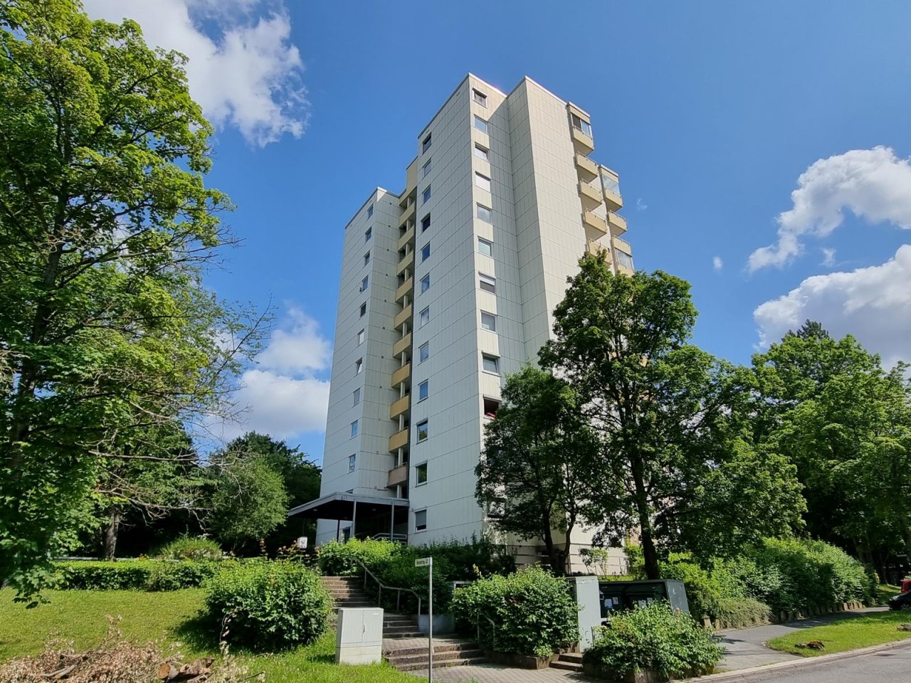 VERKAUFT: Leben über den Dächern Coburgs - TOP Panoramablick!
