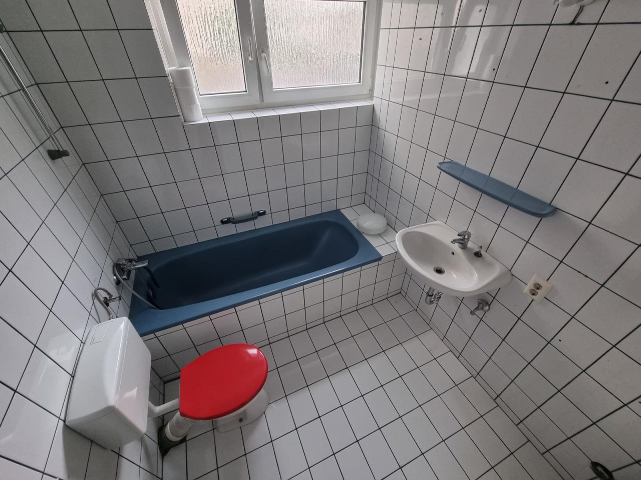 VERKAUFT - Solide Erdgeschosswohnung nähe HUK!