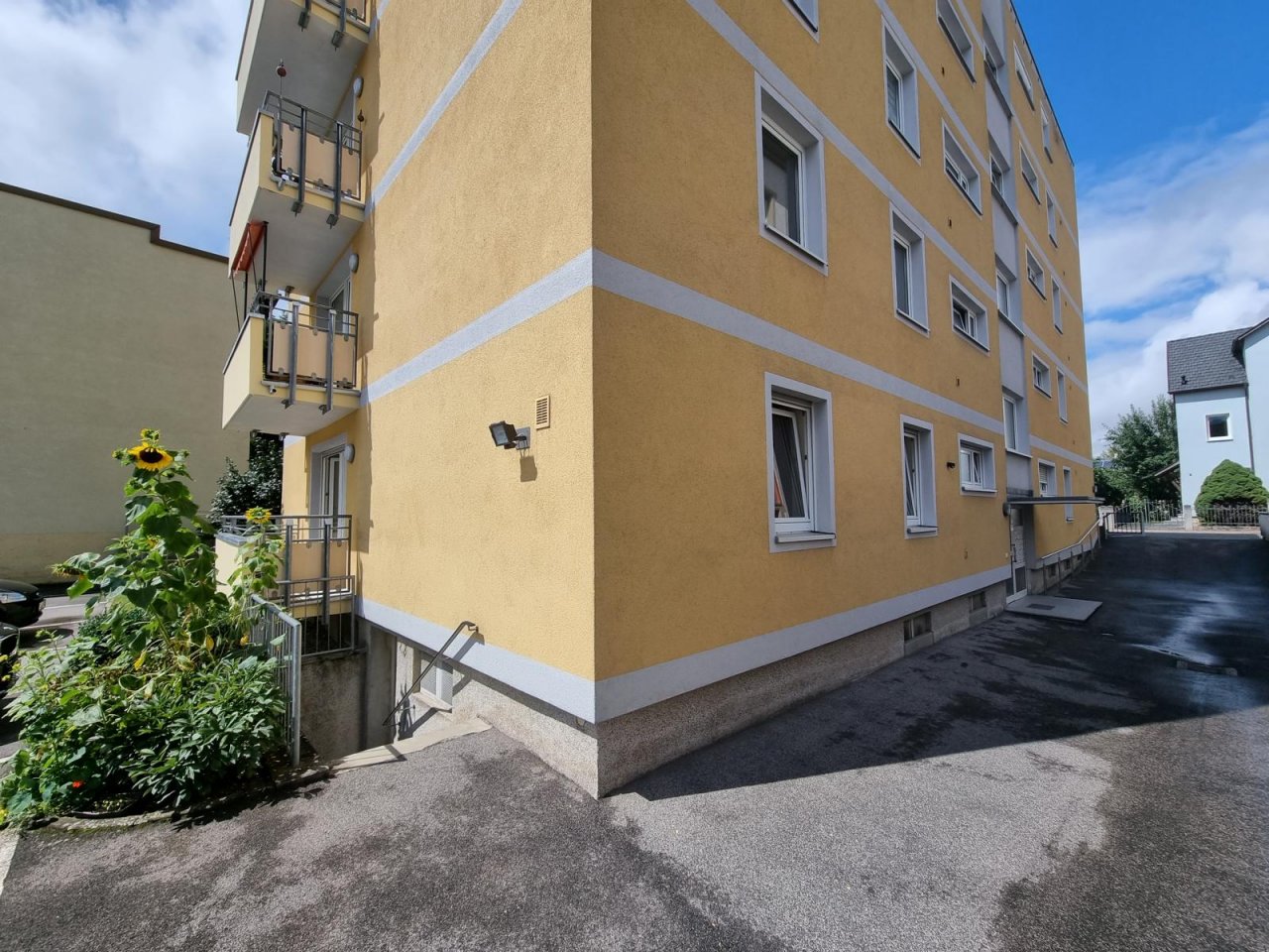 VERKAUFT - Solide Erdgeschosswohnung nähe HUK!