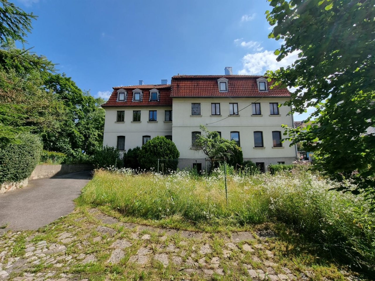 VERKAUFT - Beeindruckendes 6-Familienwohnhaus nähe Klinikum mit viel Potential und Charme!