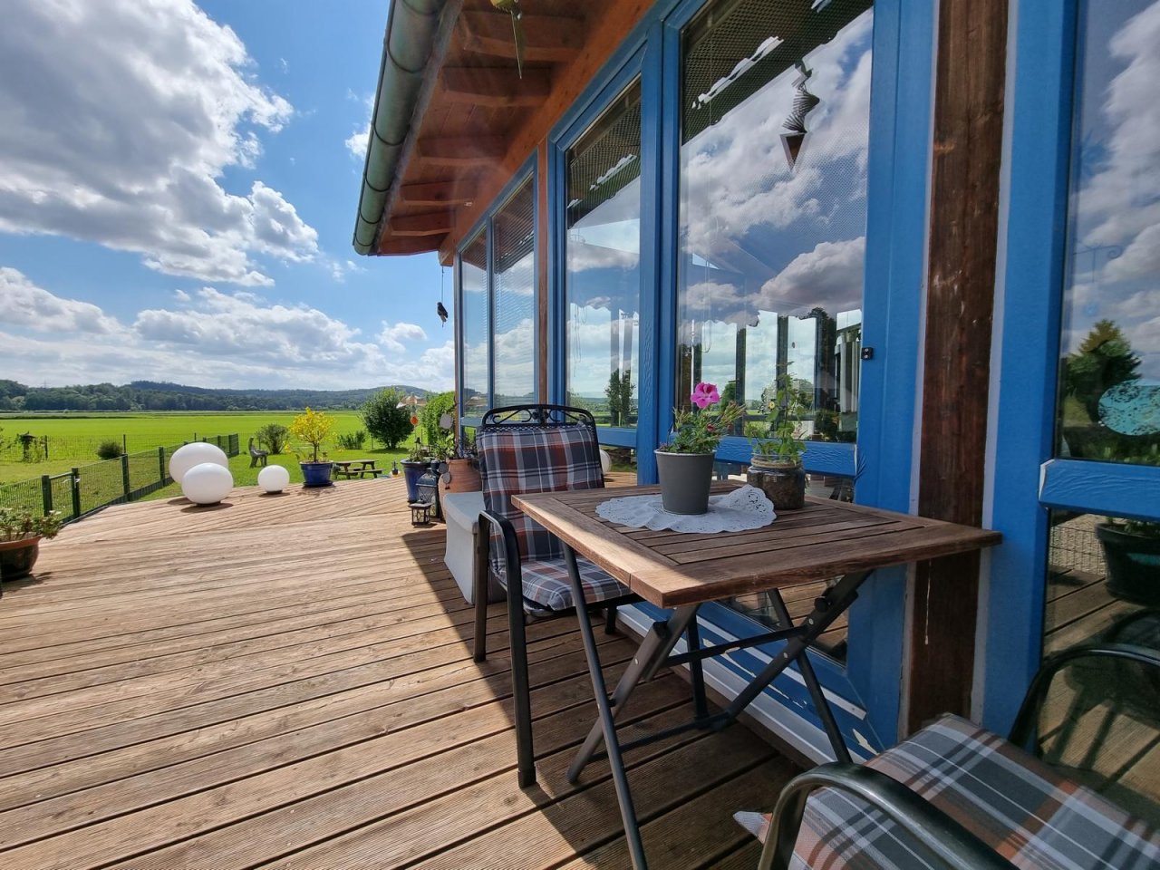 VERKAUFT - Wohnen wie im Urlaub! Einfamilienhaus mit Wintergarten und Pool am Coburger Stadtrand