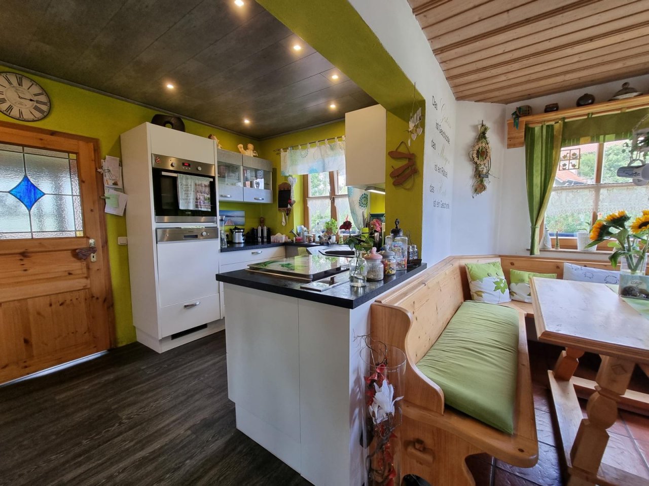 VERKAUFT - Wohnen wie im Urlaub! Einfamilienhaus mit Wintergarten und Pool am Coburger Stadtrand