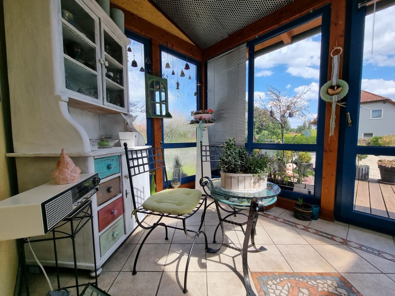 VERKAUFT - Wohnen wie im Urlaub! Einfamilienhaus mit Wintergarten und Pool am Coburger Stadtrand