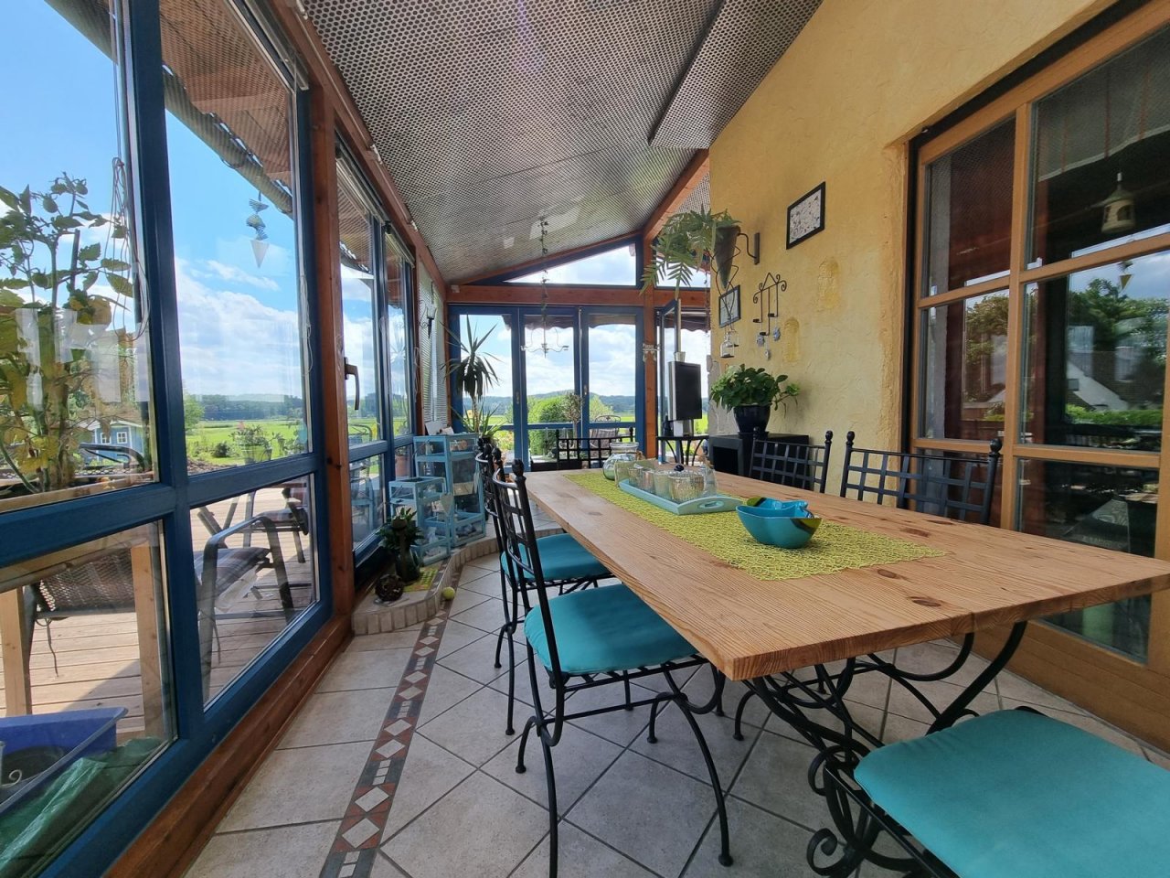 VERKAUFT - Wohnen wie im Urlaub! Einfamilienhaus mit Wintergarten und Pool am Coburger Stadtrand