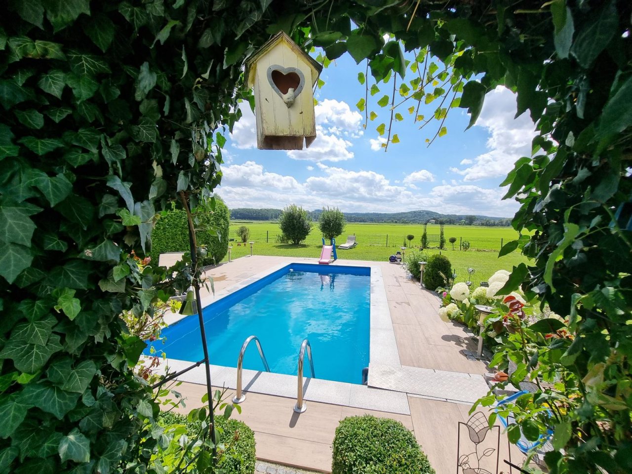 VERKAUFT - Wohnen wie im Urlaub! Einfamilienhaus mit Wintergarten und Pool am Coburger Stadtrand