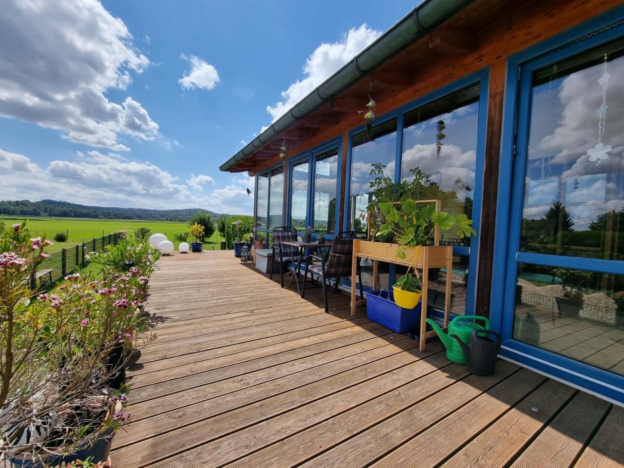 VERKAUFT - Wohnen wie im Urlaub! Einfamilienhaus mit Wintergarten und Pool am Coburger Stadtrand