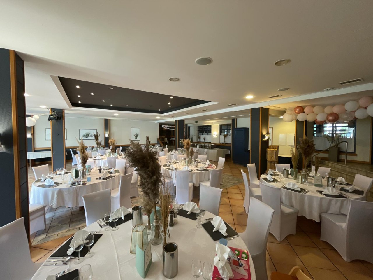 Verkauft-"Der Kräutergarten" - exklusive Gastronomie mit Festsaal und Parkplätzen!