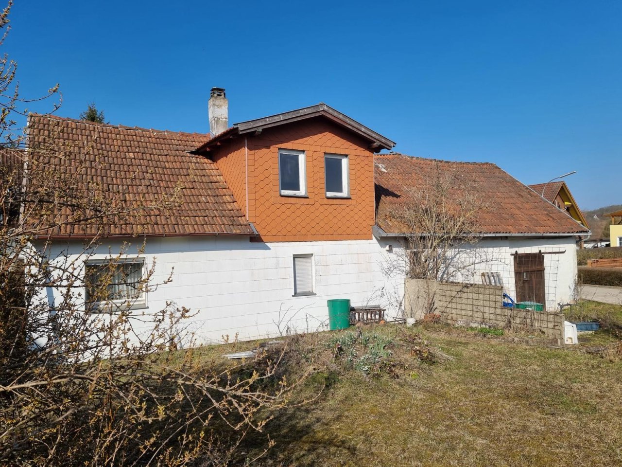 Altes Haus mit Scheune oder "Bauplatz in spé" in guter Wohnlage von Coburg