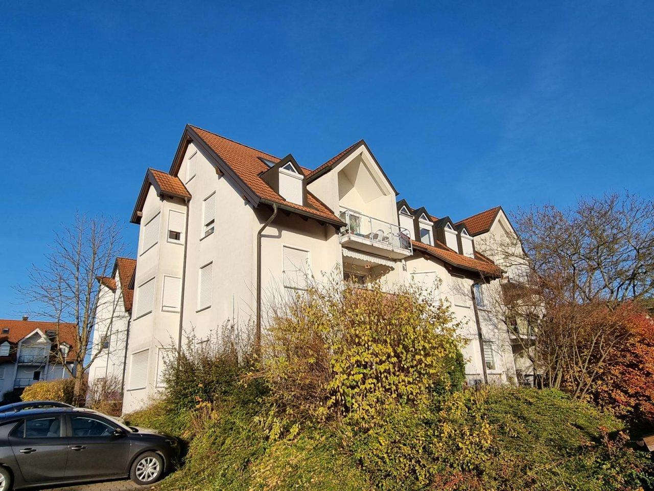 VERKAUFT - TOP-3-Zimmer-ETW mit Terrasse, eigenem Garten und Garage!