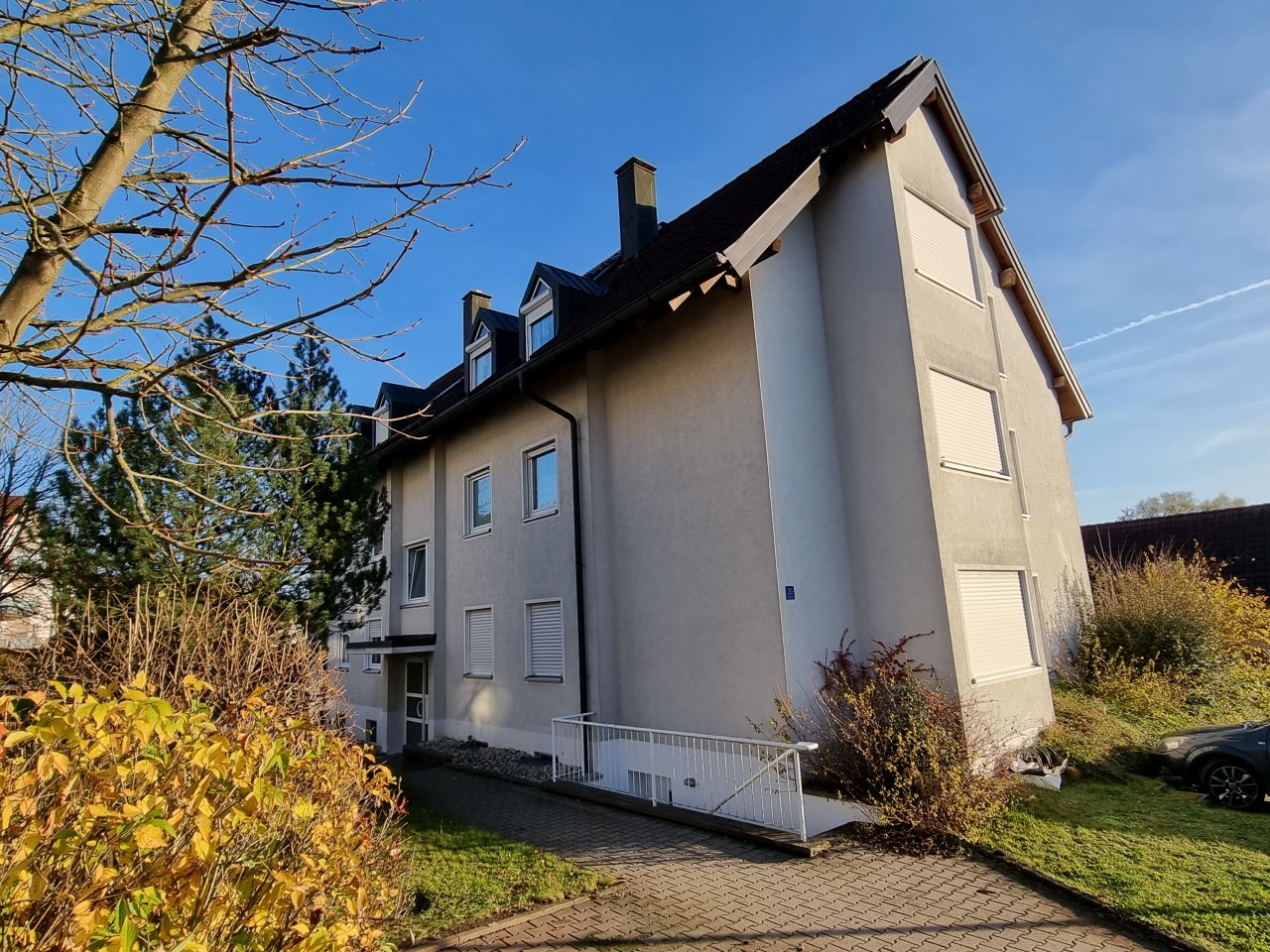 VERKAUFT - TOP-3-Zimmer-ETW mit Terrasse, eigenem Garten und Garage!