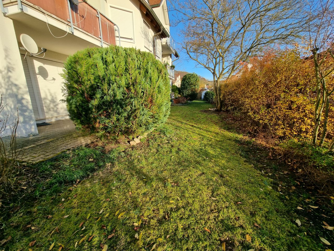 VERKAUFT - TOP-3-Zimmer-ETW mit Terrasse, eigenem Garten und Garage!