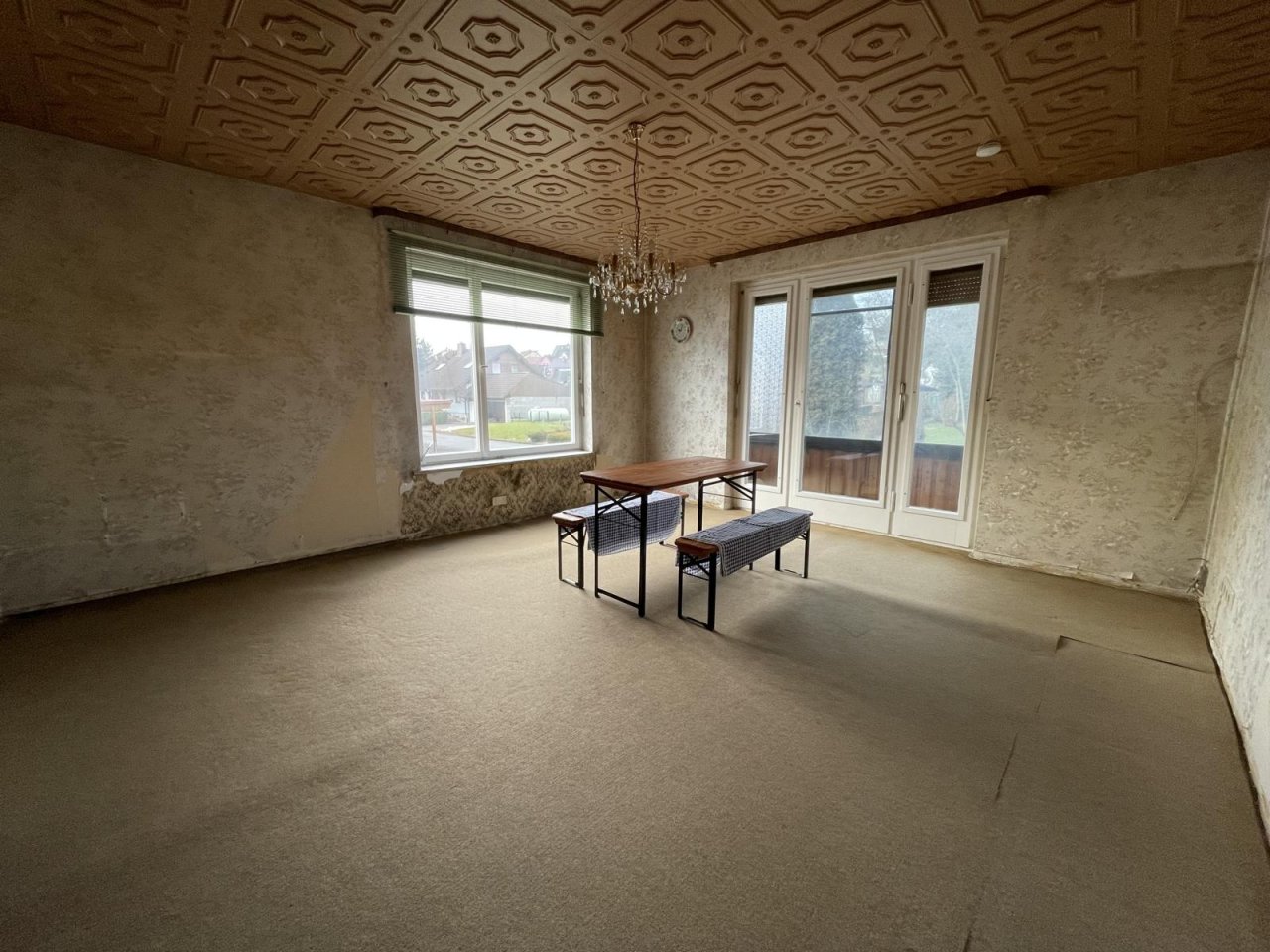 VERKAUFT - Hochparterre-Wohnung mit Potenzial!