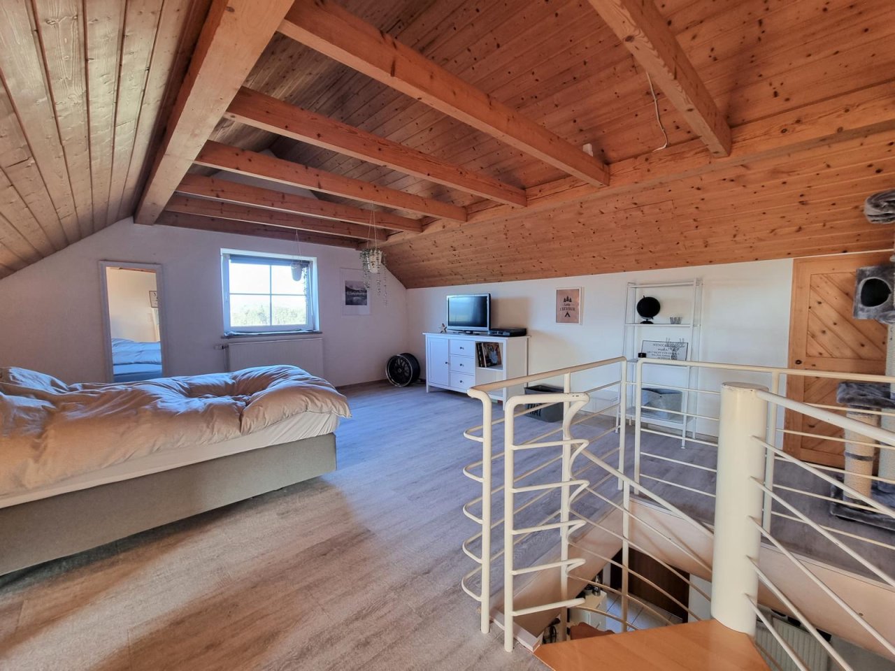 VERKAUFT - Highlight - zauberhafte Wohnung mit Blick ins Grüne!