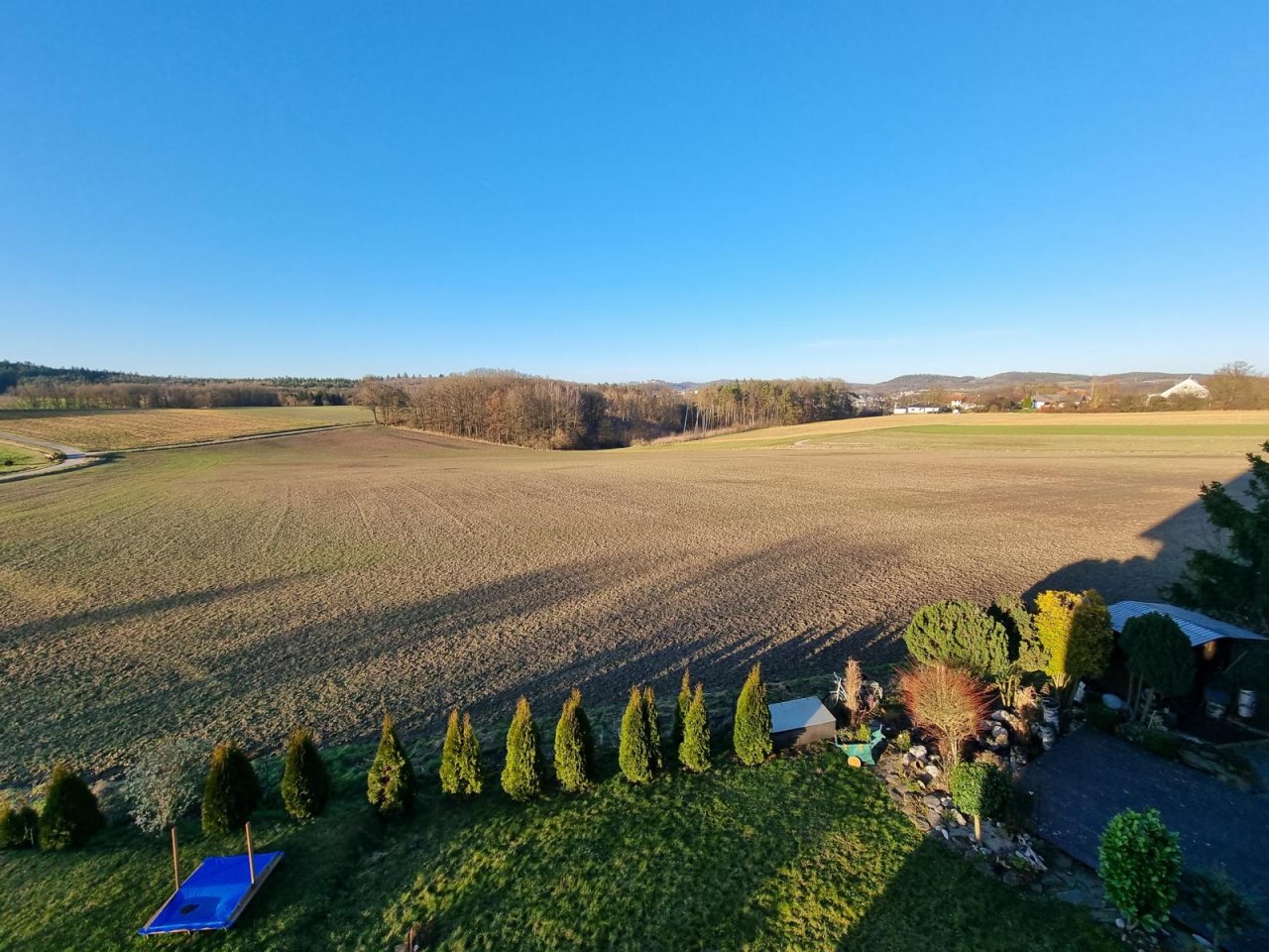 VERKAUFT - Highlight - zauberhafte Wohnung mit Blick ins Grüne!