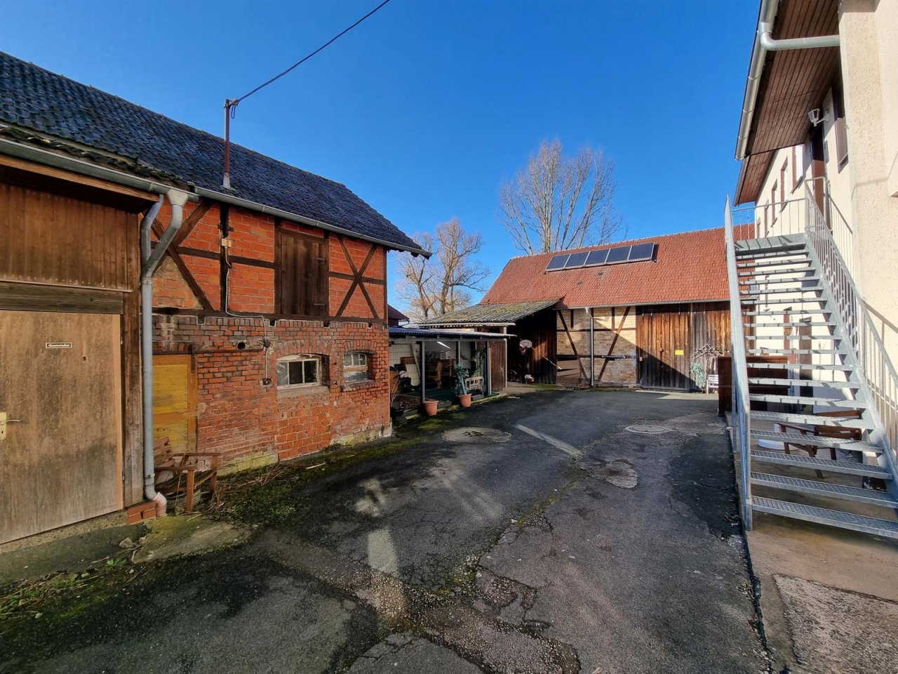 VERKAUFT - Kapitalanlage in 8 Wohneinheiten - vollvermietetes Mehrfamilienhaus