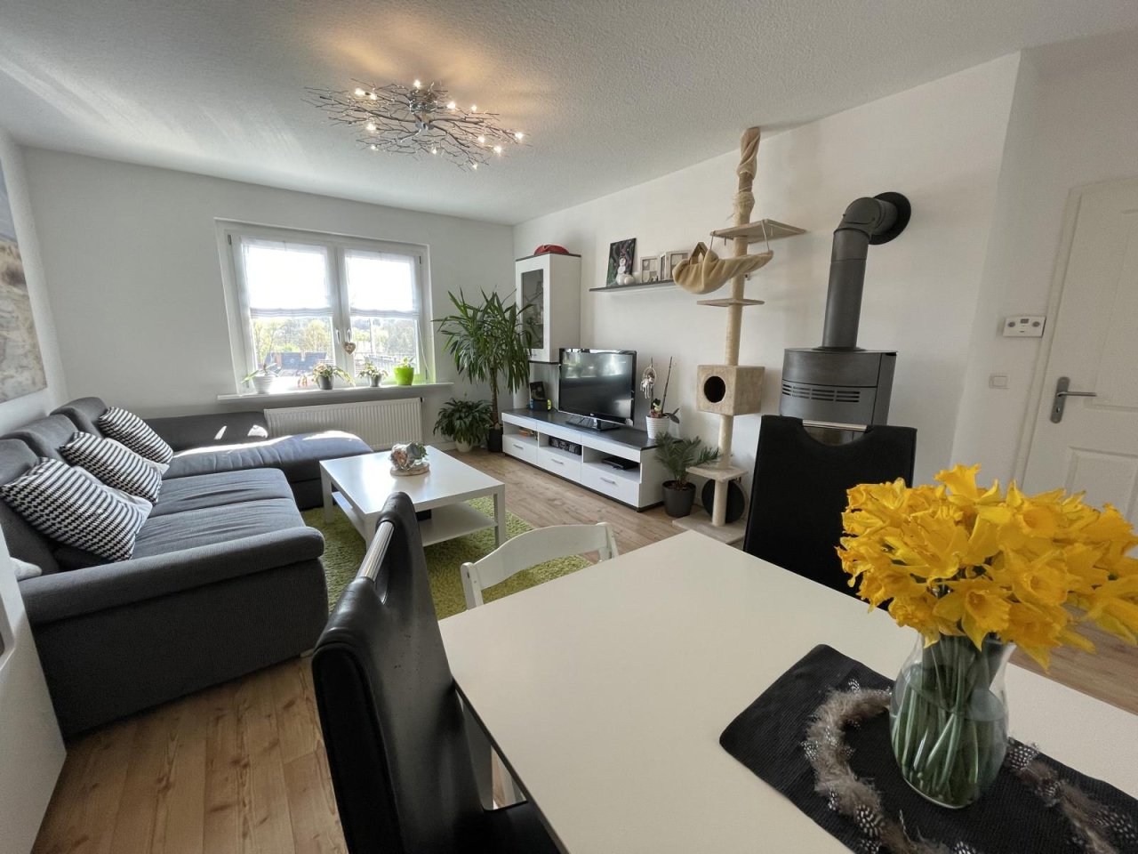 VERKAUFT - Modernisierte Eigentumswohnung im Zentrum Rödentals! 