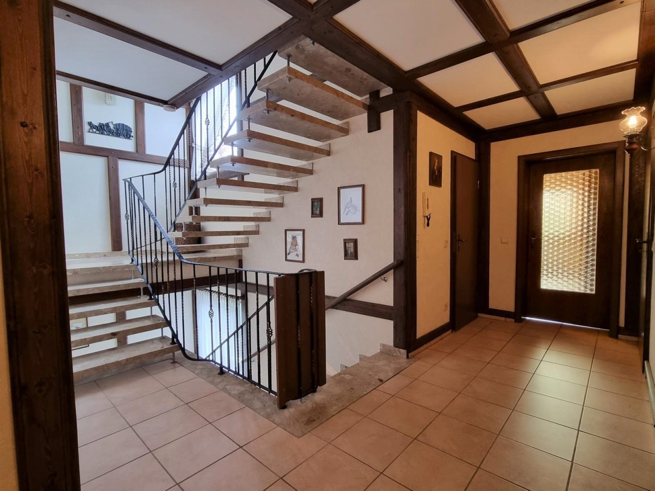 VERKAUFT -Großzügig Leben - Einfamilienhaus mit ELW am Mahnberg!