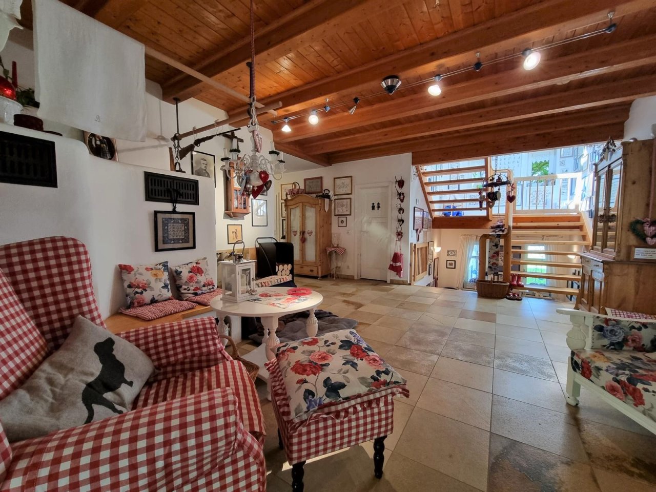 VERKAUFT - Malerisch & faszinierend - traumhaftes Anwesen in Fast-Alleinlage!