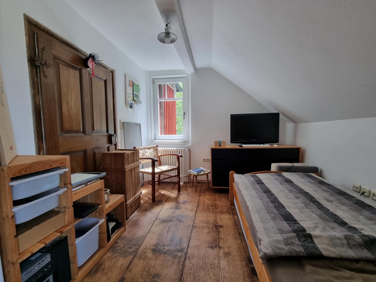 VERKAUFT - Charmantes Einfamilienhaus mit Flair, See-Blick sowie 9 Garagen auf 1.692 m² Grund