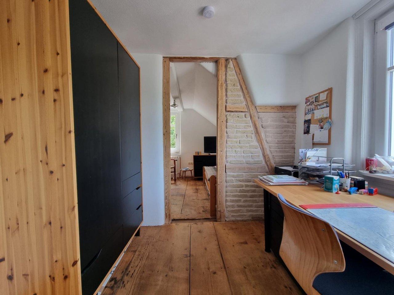 VERKAUFT - Charmantes Einfamilienhaus mit Flair, See-Blick sowie 9 Garagen auf 1.692 m² Grund