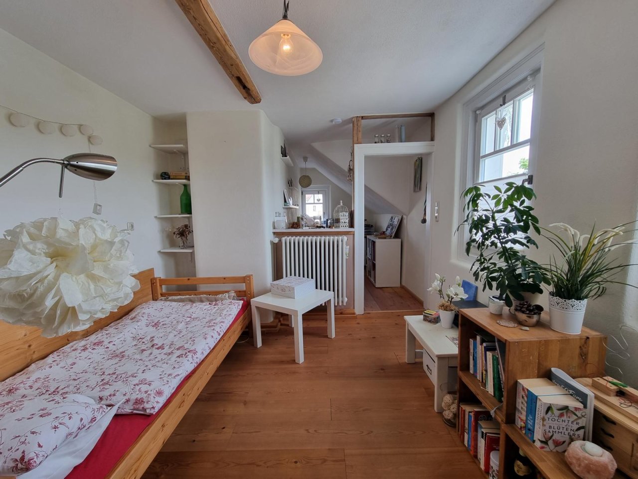 VERKAUFT - Charmantes Einfamilienhaus mit Flair, See-Blick sowie 9 Garagen auf 1.692 m² Grund