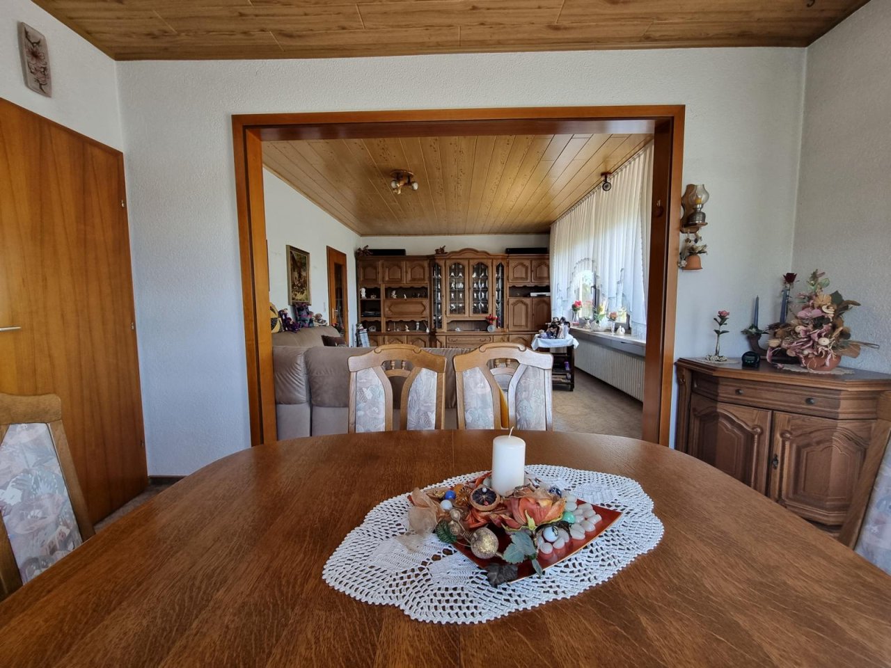 VERKAUFT - Äußerst gepflegtes Zweifamilienhaus in zentraler, ruhiger Lage!