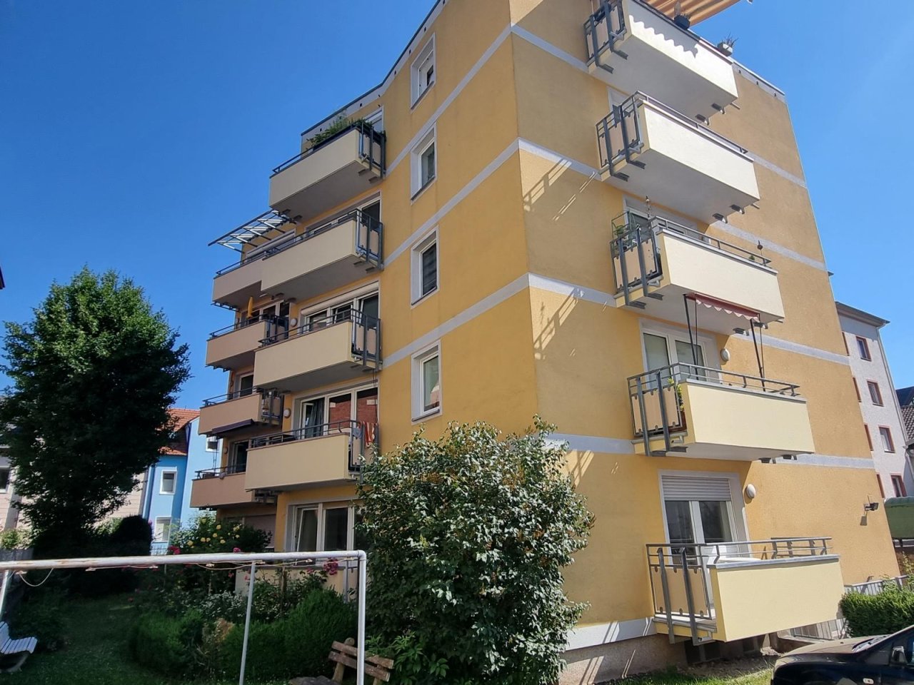 VERKAUFT - Wohnen in der Stadt, Nähe HUK/Bahnhof: 3 Zi.-Eigentumswohnung mit Balkon und Aufzug!