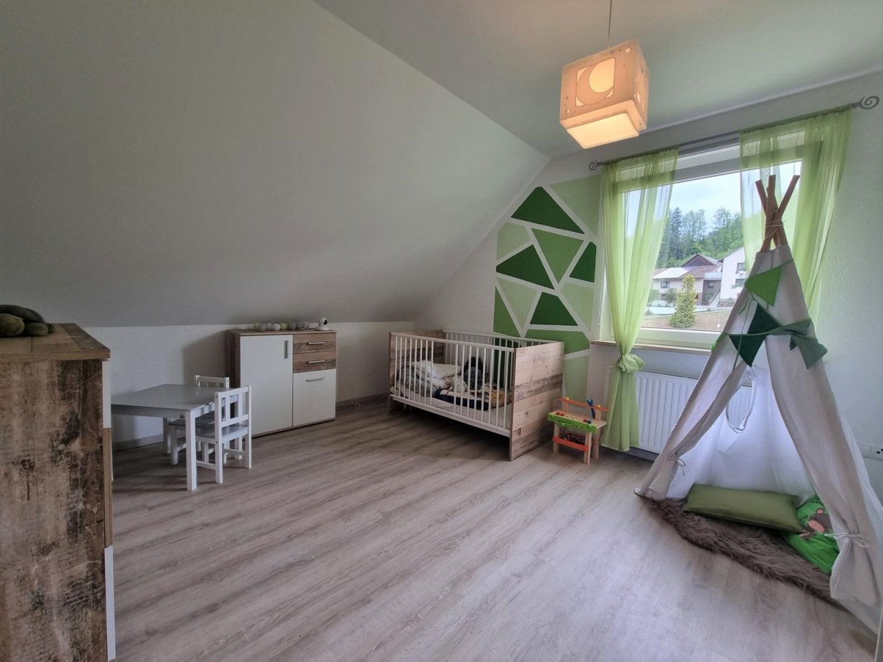 VERKAUFT - Modernisiertes Einfamilienhaus im Grünen