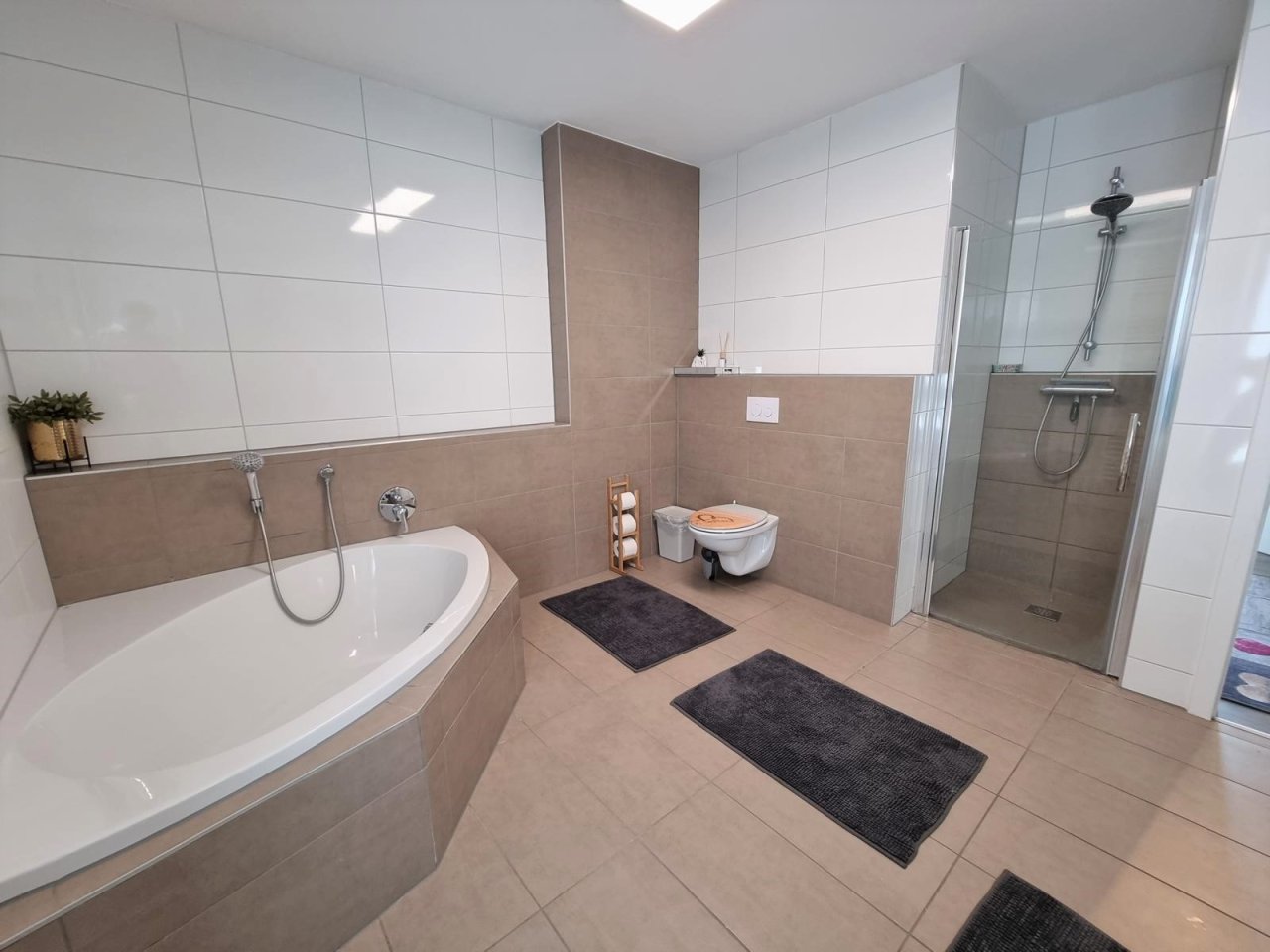 VERKAUFT - DIE Alternative zum Neubau! Modernes Einfamilienhaus Bj. 2015 in Coburg-Scheuerfeld!