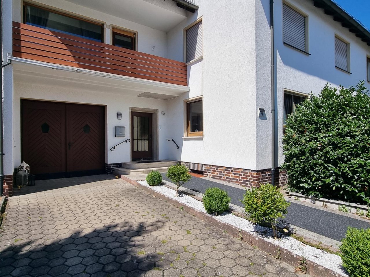 VERKAUFT - Umfangreiches Wohnhaus mit individuellen Möglichkeiten!