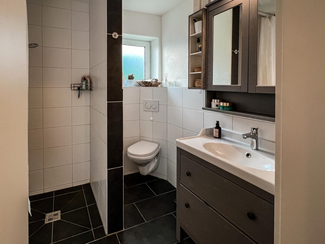 VERKAUFT - Umfangreiches Wohnhaus mit individuellen Möglichkeiten!