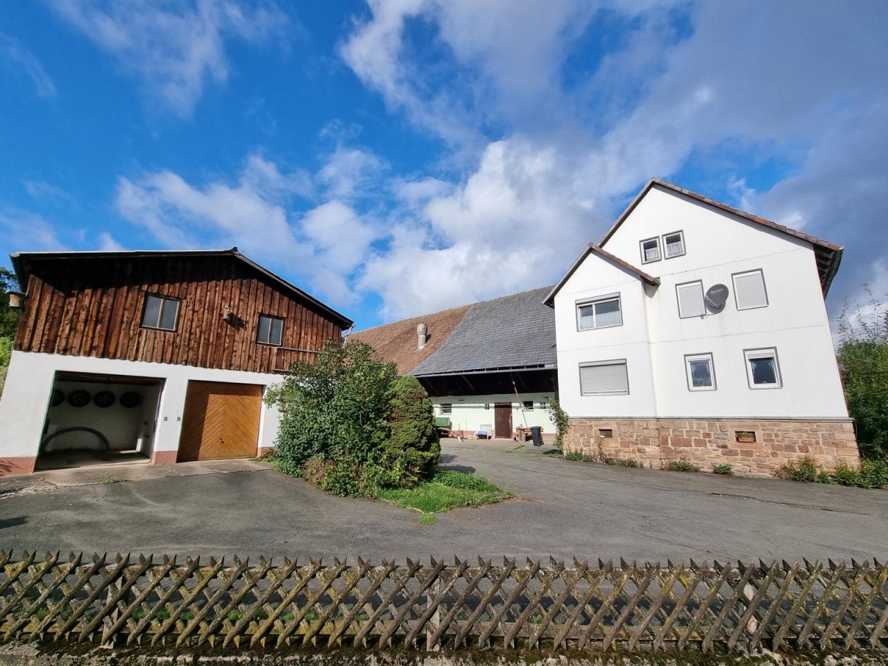 Schöner 3-Seitenhof der Wohn- und Lebenswünsche erfüllt!