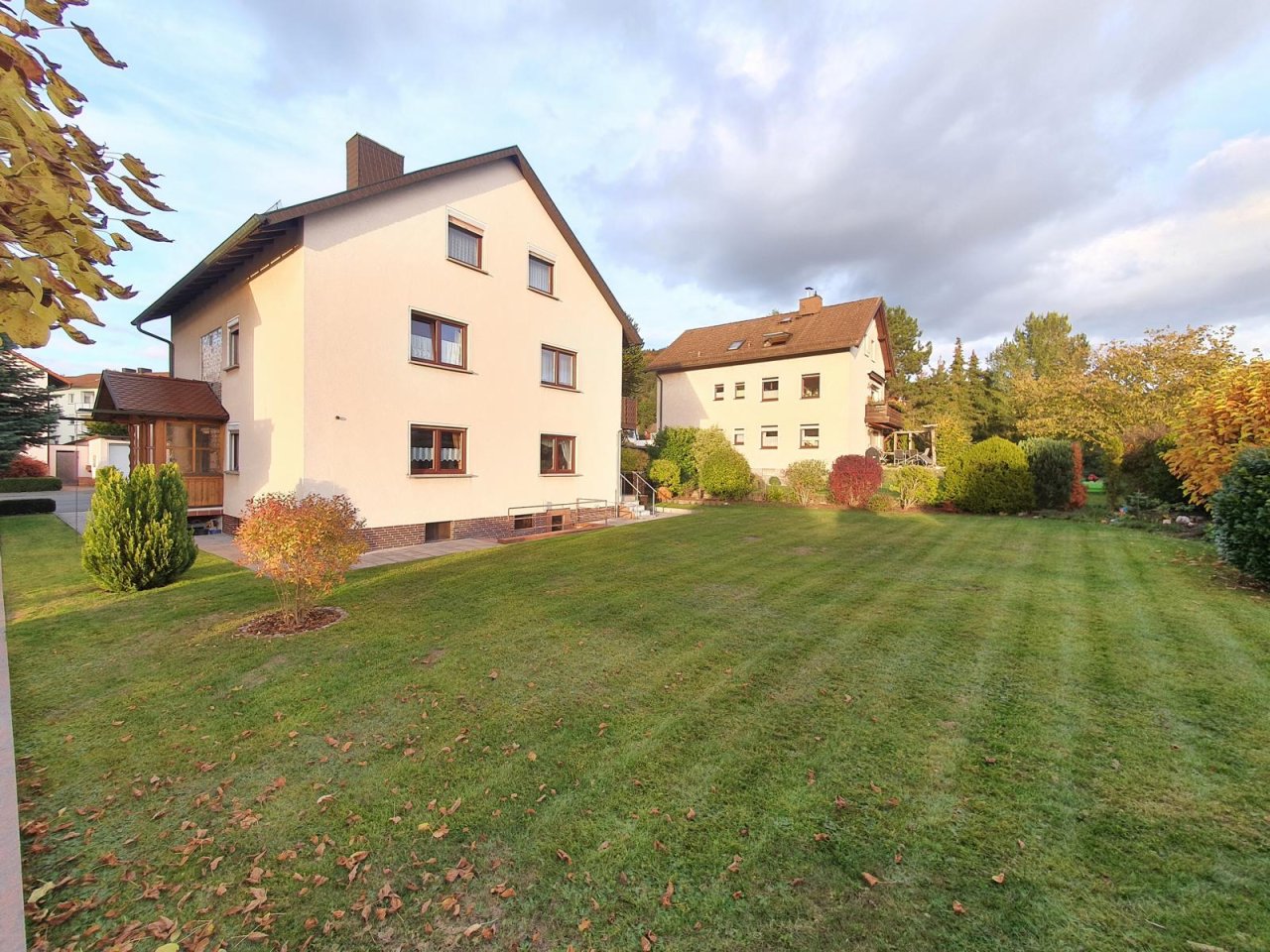 VERKAUFT - TOP-PREIS-LEISTUNGSVERHÄLTNIS ++ Großes Wohnhaus mit tollem Garten