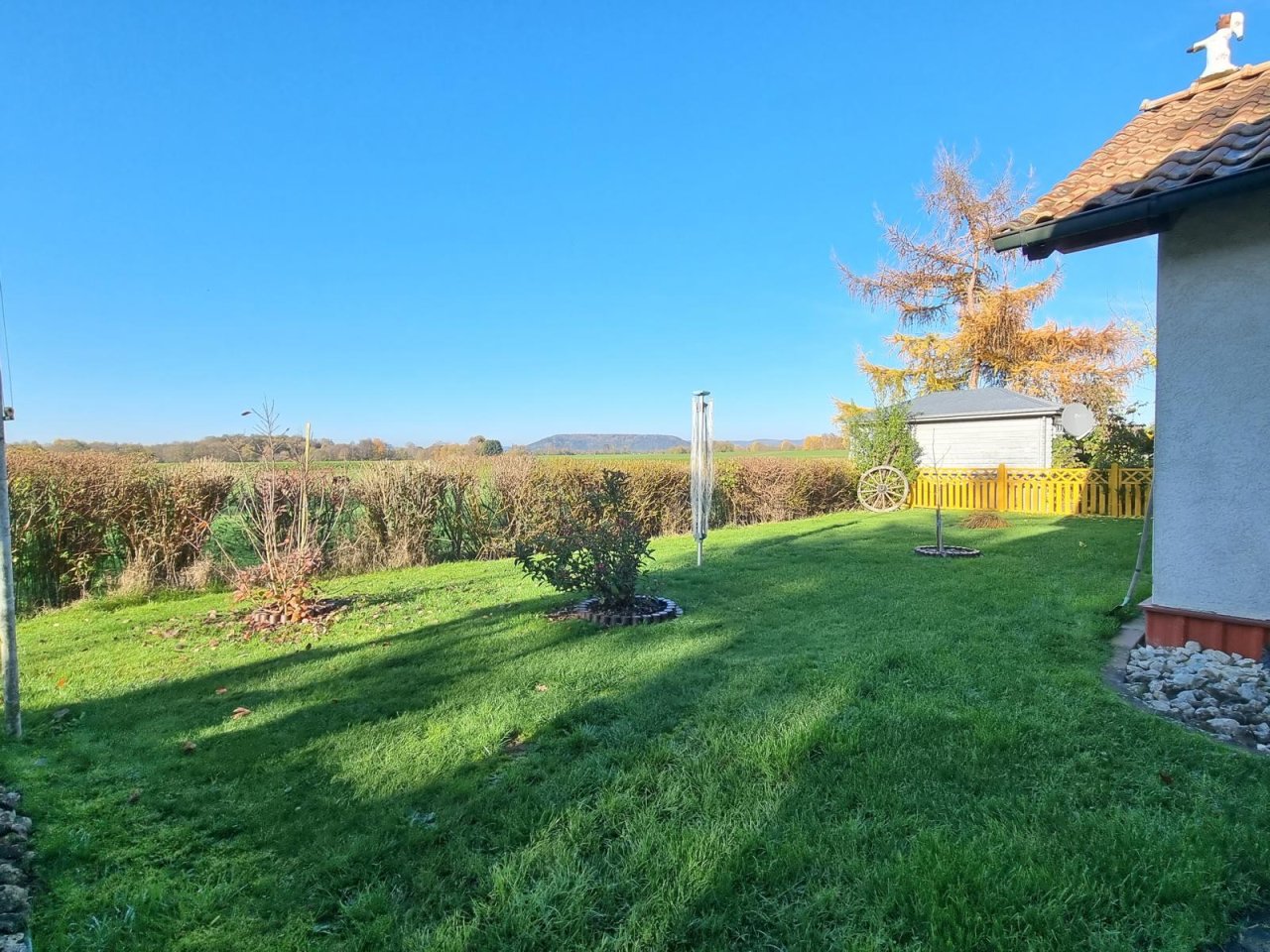 VERKAUFT - Baujahr 2000 - Ein Einfamilienhaus wie im Bilderbuch, in Ortsrandlage, einzugsfertig!