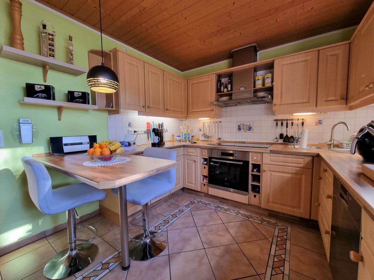 VERKAUFT - Baujahr 2000 - Ein Einfamilienhaus wie im Bilderbuch, in Ortsrandlage, einzugsfertig!