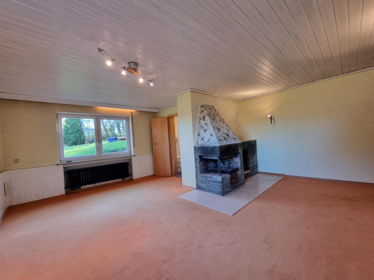 VERKAUFT - Ein See-Blick zum Träumen! Wohnen „mit einem Bein in der Natur“ auf 2.835 m² Grund!