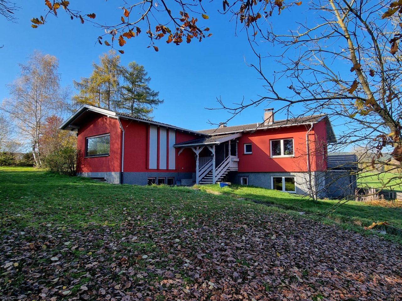 VERKAUFT - Ein See-Blick zum Träumen! Wohnen „mit einem Bein in der Natur“ auf 2.835 m² Grund!